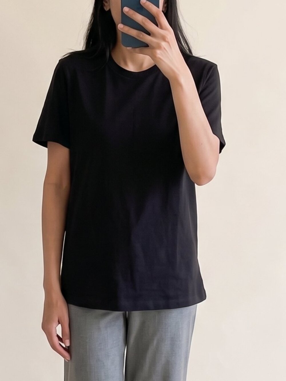 H&M Black Basic Tee – L (fits closer to M/slim L)